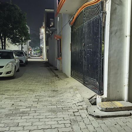 Girija Shail Bhavan Ayodhya Ngoại thất bức ảnh